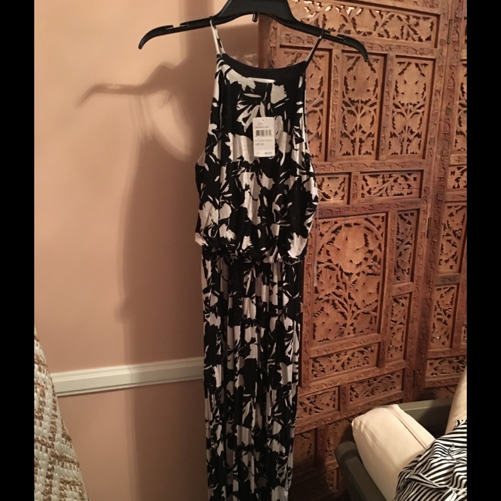 Black and white/cream flower Lush dress